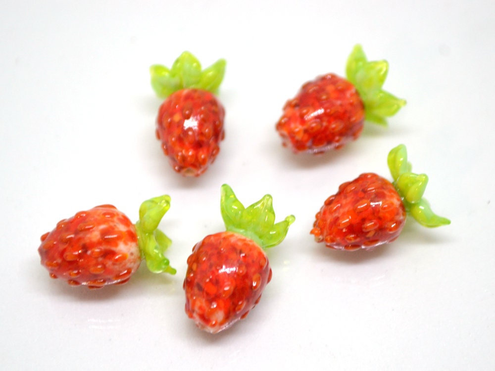 Red lampwork strawberry, Berry glass beads, Lampwork berries, Berry fruit beads, Red green berry beads, Garden glass beads, Berry jewelry