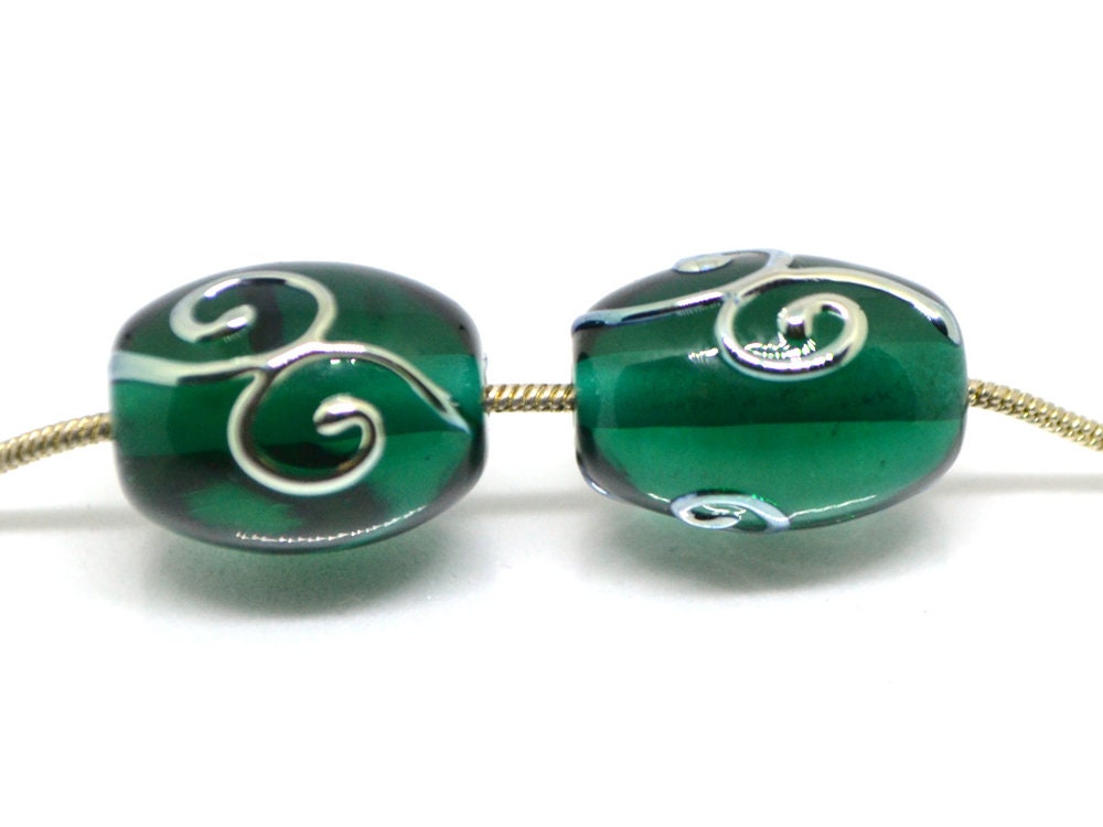 Emerald green oval glass beads silver curles, Barrel lampwork beads, Handmade glass, Jewelry supplies, Bead set, Beads for necklace jewelry