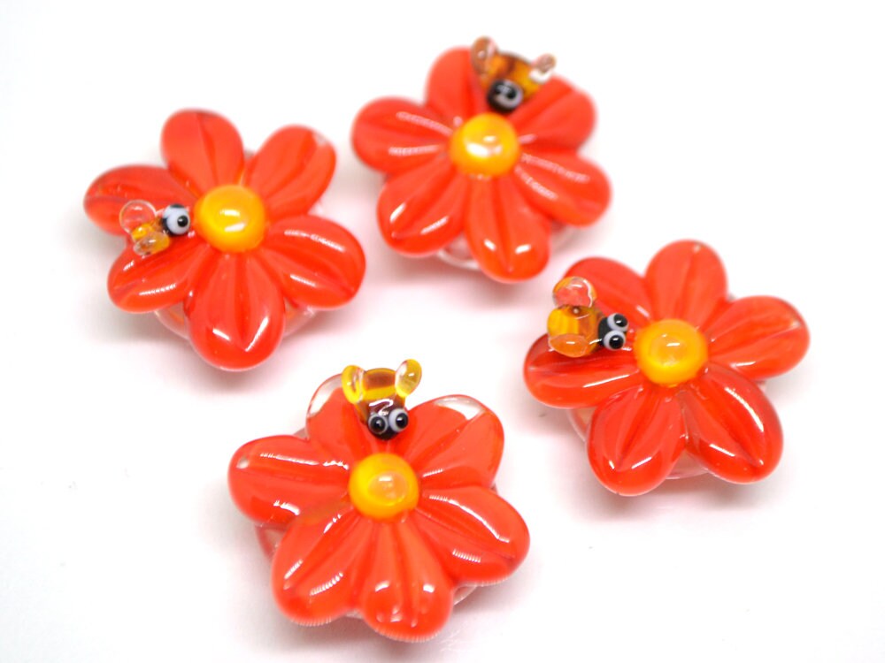 Lampwork Chamomile flower beads with bee, Red glass beads, Floral lampwork, Lentils beads, Summer glass beads, Artisan lampwork, red flower