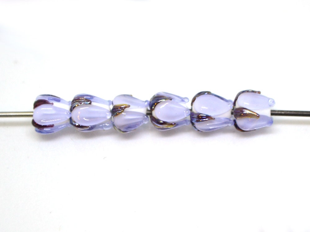 Lavender small lampwork beads, Light purple flower beads, Tiny glass beads, 7mm flower beads, Artisan lampwork