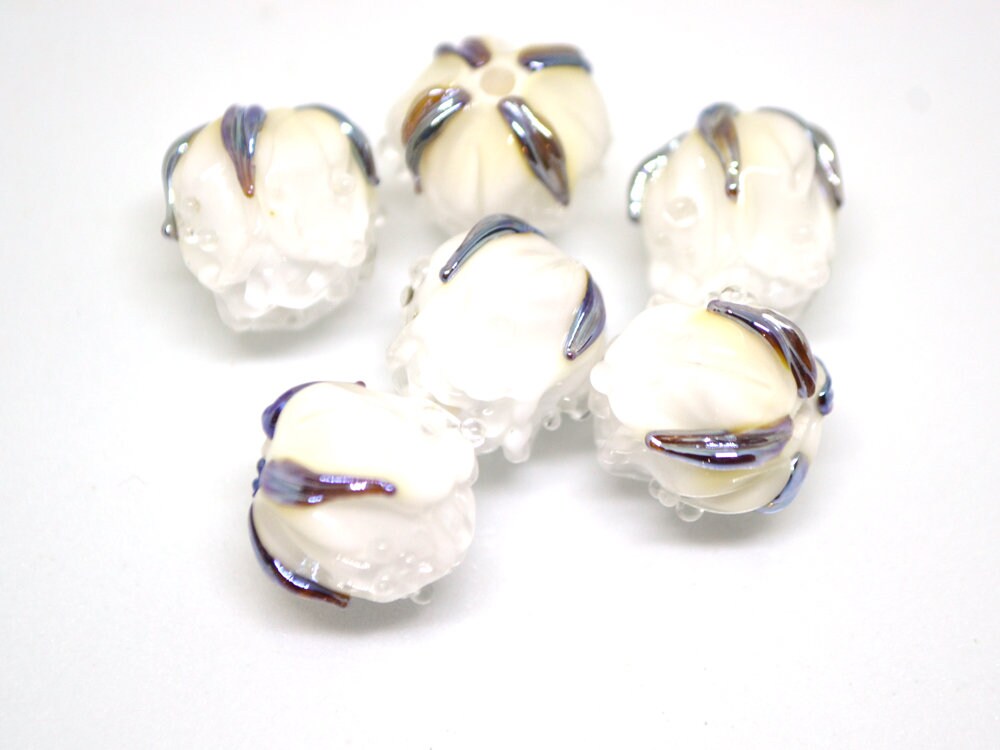 White silver rosebud beads, white floral lampwork, Glass rose beads, Lampwork pair, Flower bud beads, Floral jewelry making
