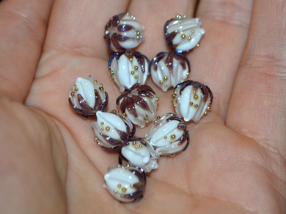 White 10mm flower lampwork beads purple gold, Wedding jewelry making, White necklace, Lampwork art, Glass flower beads Floral beads Handmade