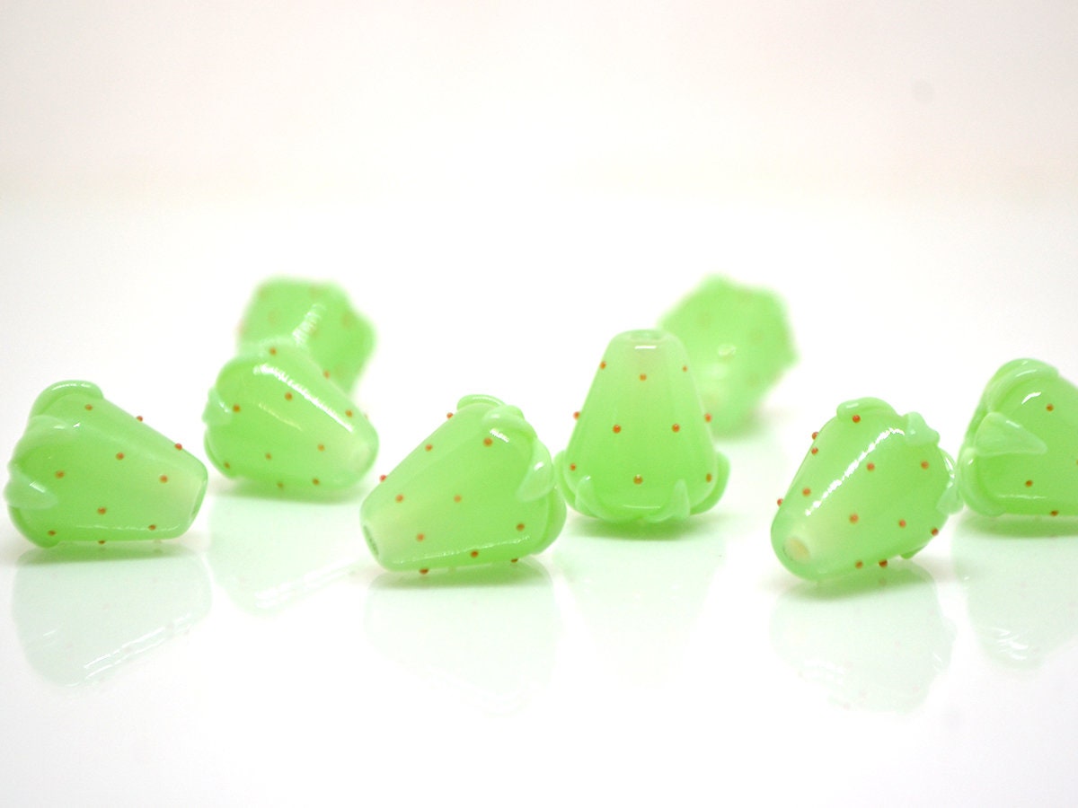 Salad green Strawberry glass beads, Green berry beads, Lampwork berry beads, Lampwork berries, Lampwork strawberry, Berry jewelry