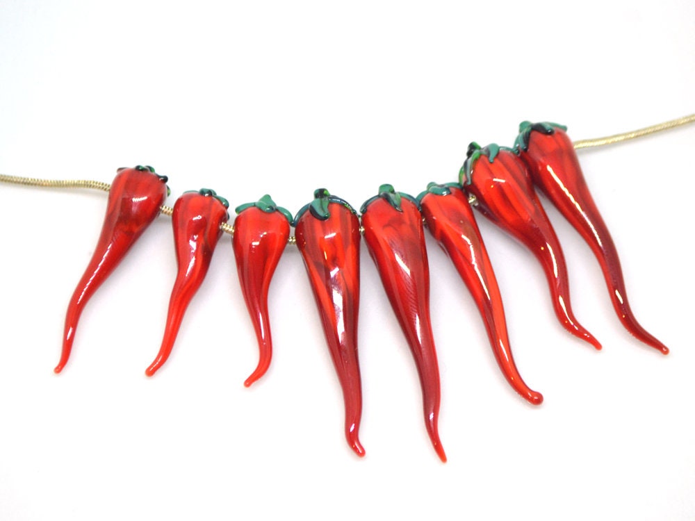 Red chili peppers, Glass chili beads, Horizontal center-drilled beads, Vegetable beads, Farm pendant, red green