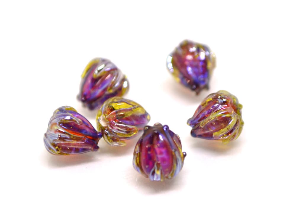 Magenta purple flower beads, Glass floral beads, Fuchsia pink glass beads, Lampwork flower beads, 7mm flower beads, Artisan lampwork