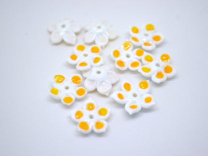 White yellow glass flower beads, Yellow floral lampwork, Glass blossom beads, Field flower bead, Meadow flowers, Artisan lampwork bead,