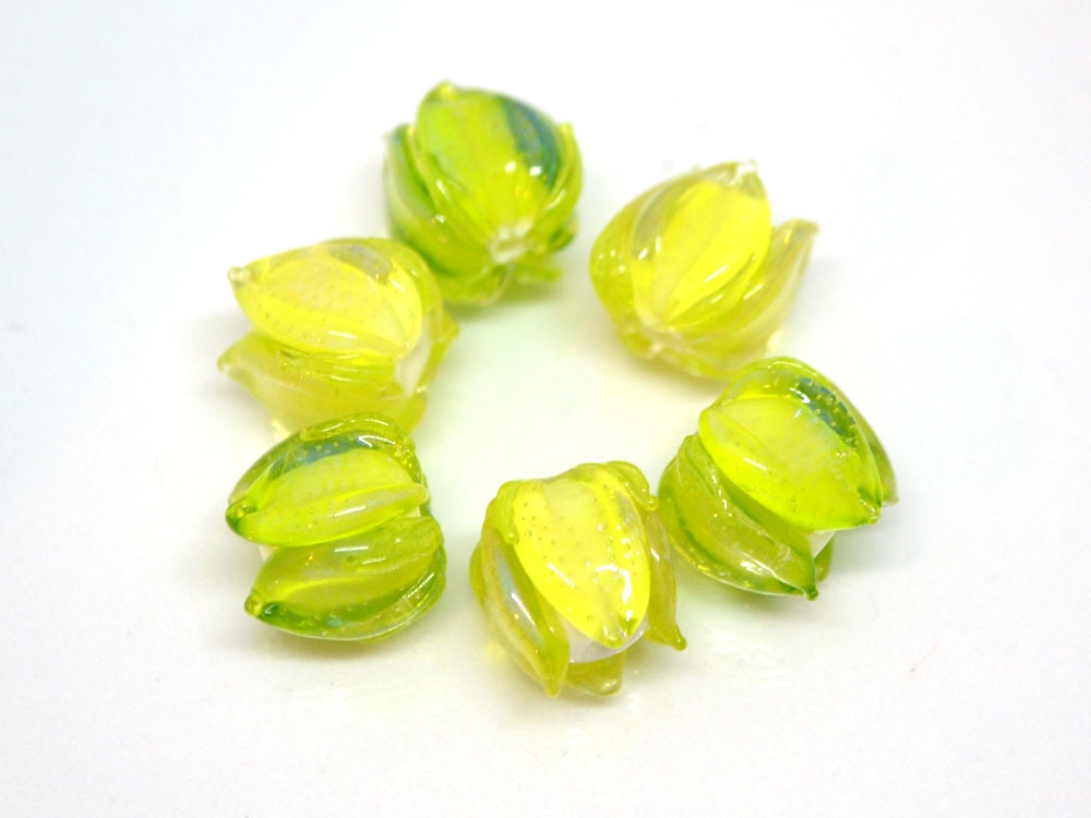 Green floral lampwork beads, Grass green flower beads for jewelry making, Floral earrings, netting beads
