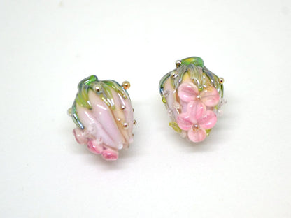 Pink flower bouquet lampwork beads, Tender pink lampwork beads with green leaves, Artisan lampwork, Beads for earrings, one bead