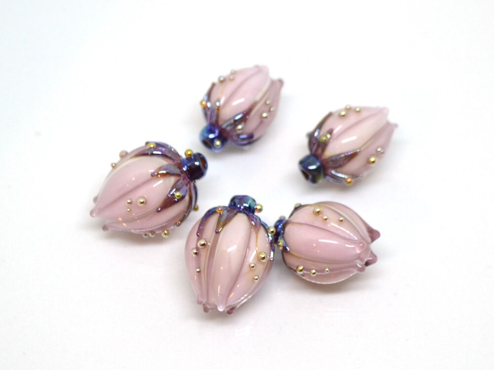 Pastel pink and silver flower glass beads, Floral lampwork, Pale pink beads, Artisan lampwork, Light pink beads, Handmade glass flower bud