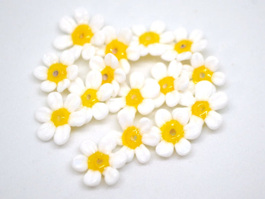 Small 9 mm Lampwork Chamomile beads, White yellow flower glass beads, White Camomile, Wildflower beads, Daisy bead, Floral murano glass