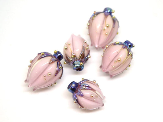 Pastel pink and silver flower glass beads, Floral lampwork, Pale pink beads, Artisan lampwork, Light pink beads, Handmade glass flower bud