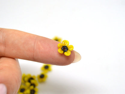 Sunflower glass beads, Very small yellow flower beads, Yellow black flower beads, Tiny sunflower beads, Lampwork sunflower beads,7mm flowers