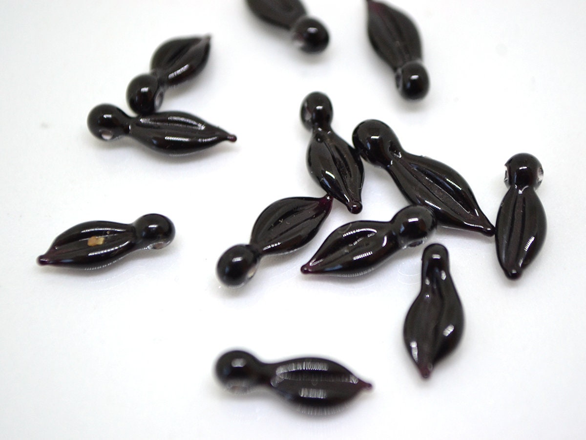 Black lampwork leaf beads, Small Leaf beads, Small Leaf charm, Black leaves, Tiny Glass leaves, Top drilled leaf beads, Lampwork leaf bead