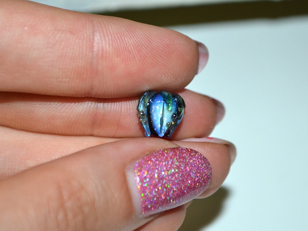 Blue green flower glass beads, Artisan lampwork floral beads, 10mm flower beads, garden beads, floral theme bead Handmade Lampwork bead set