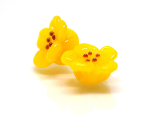 Yellow flower button beads, Honey yellow glass button beads, Flower button, Flower Lucite buttons, Artisan Lampwork