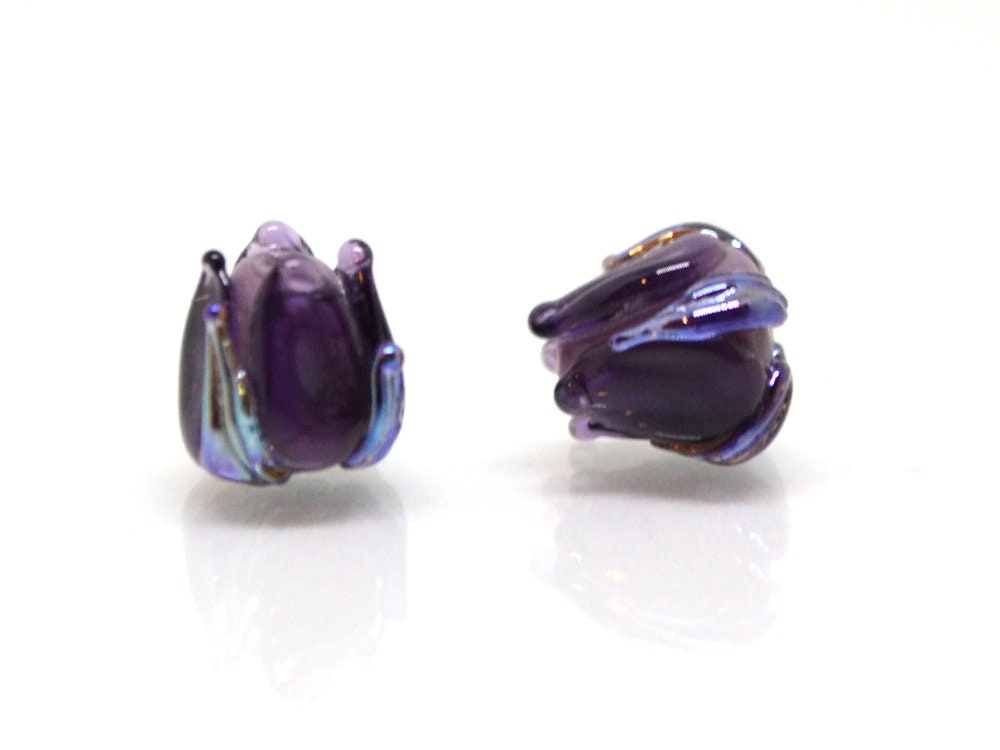 Dark purple small lampwork beads, purple silver flower beads, Tiny glass beads, 7mm flower beads, Artisan lampwork