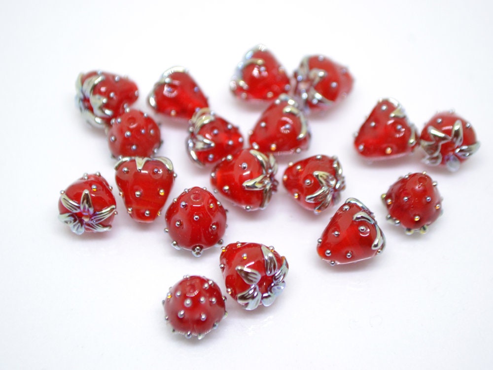 Small 8mm Red Strawberry lampwork beads, Red glass berry, Glass strawberry, Red Berry fruit beads, Red silver berry beads