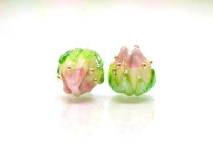 White and pink glass flower beads, 7mm flower bead, Gradient glass beads, Floral lampwork, Tiny beads, Pink beads with green leaves
