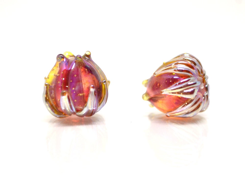 Ruby rose silver flower beads, Lampwork flower, 10mm flower beads, Glass flower, Floral lampwork, Artisan lampwork, netting silver pink