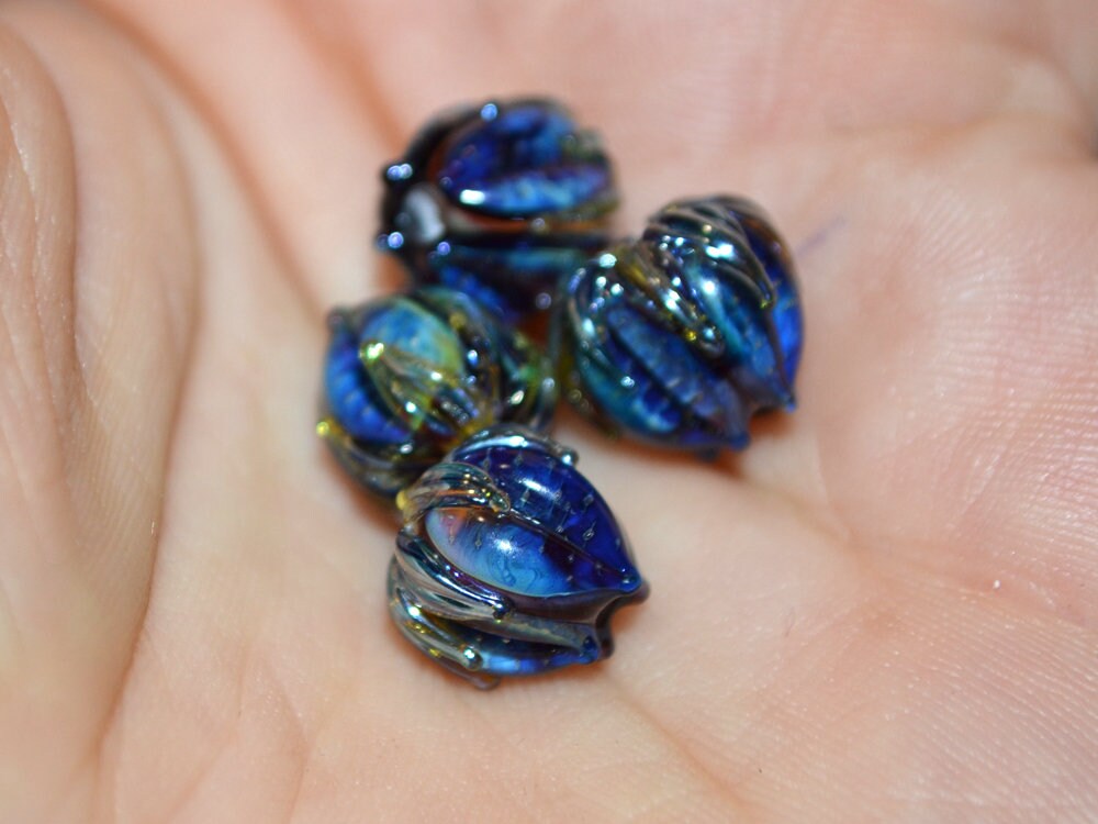 Amazing black blue silver flower beads, Lampwork bud beads, Floral lampwork, 10mm flower beads, Artisan lampwork, galaxy glass beads,netting