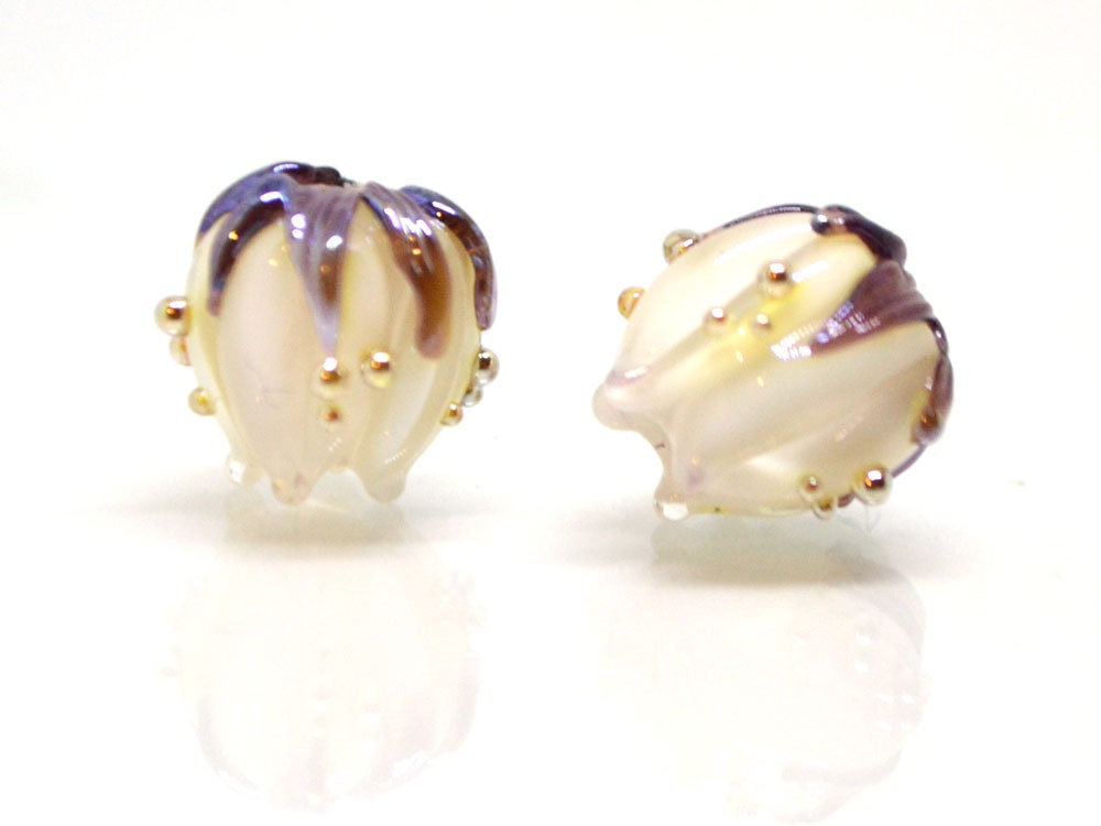 White 10mm flower lampwork beads purple gold, Wedding jewelry making, White necklace, Lampwork art, Glass flower beads Floral beads Handmade