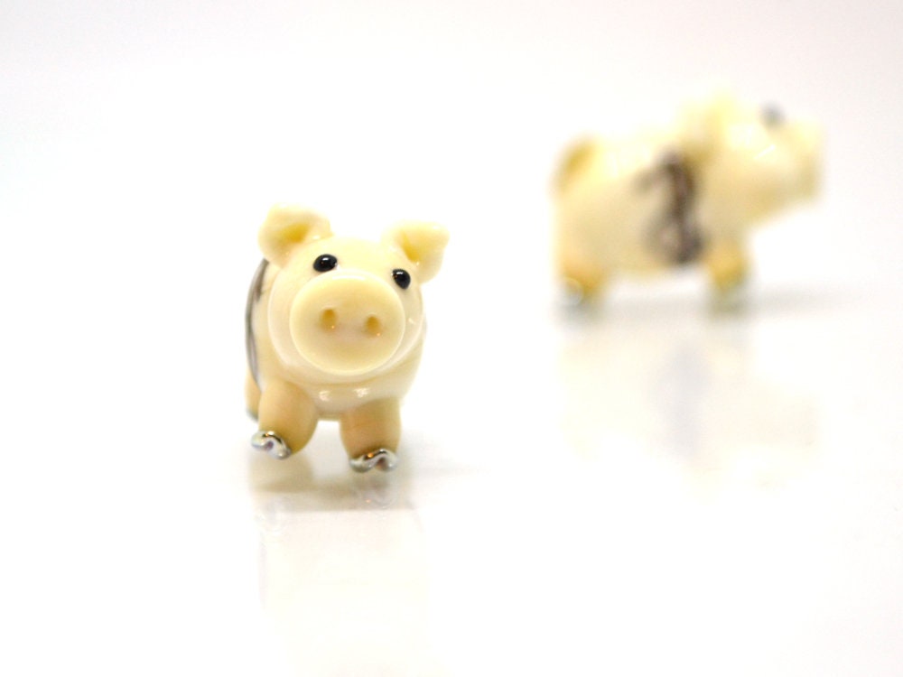 Glass piggy bank beads