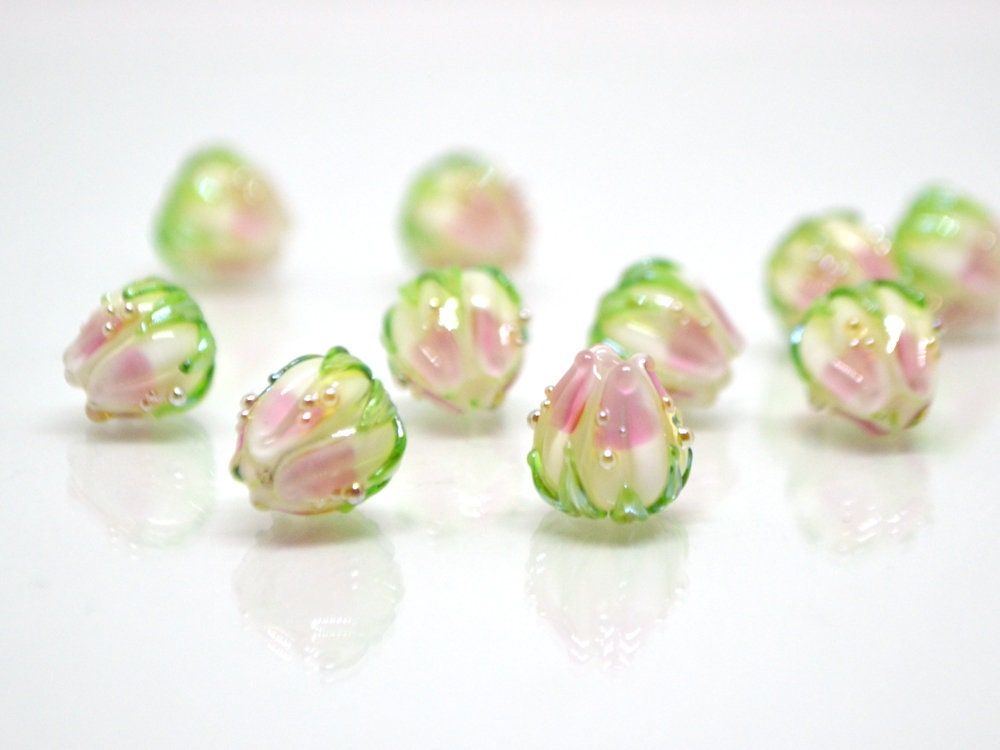 Pink milk glass beads, 10mm flower beads, Two tone beads, Floral theme beads, Floral lampwork, Artisan lampwork, bud green leaf, Jewelry
