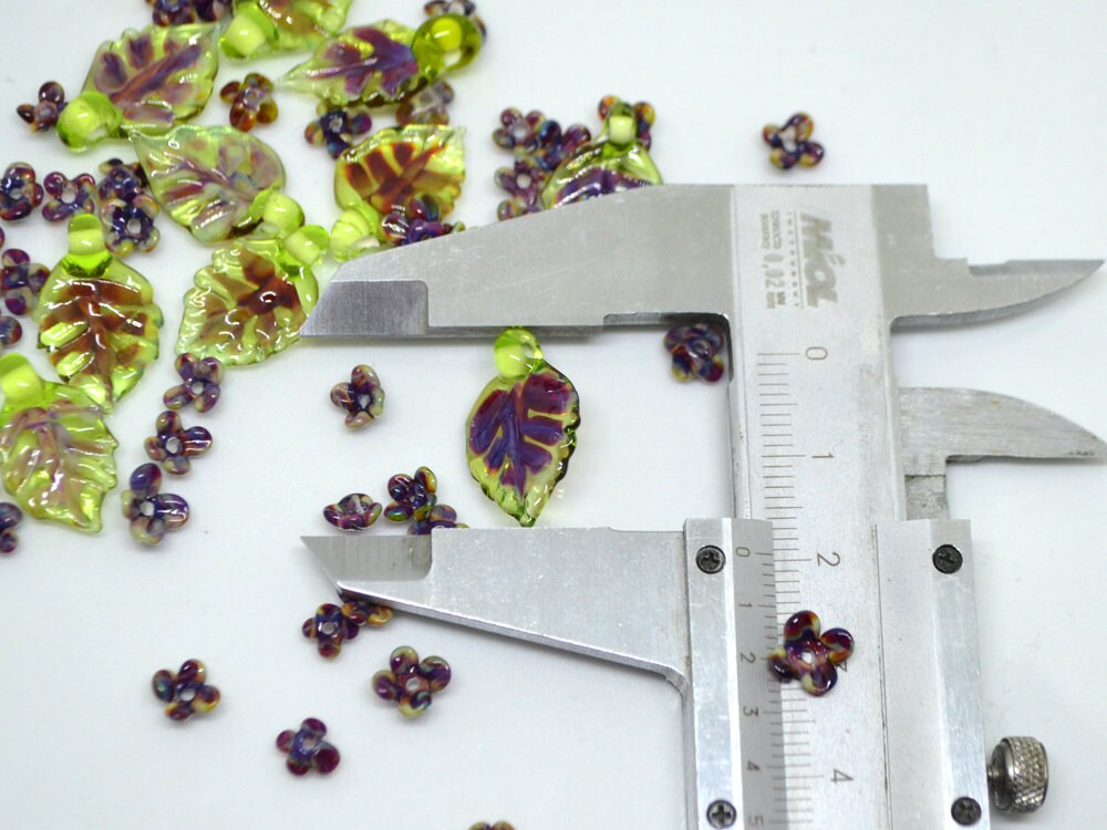 leaf flower set beads lampwork handmade glass leaves small flowers lampwork leaves lampwork leaf beads set leaves glass bead work green leaf