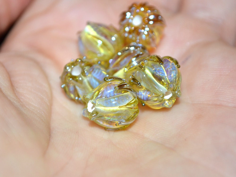 Yellow gold flower beads, Lemon yellow lampwork beads, 10mm flower beads, flower lampwork bead, Artisan lampwork, transparent beads