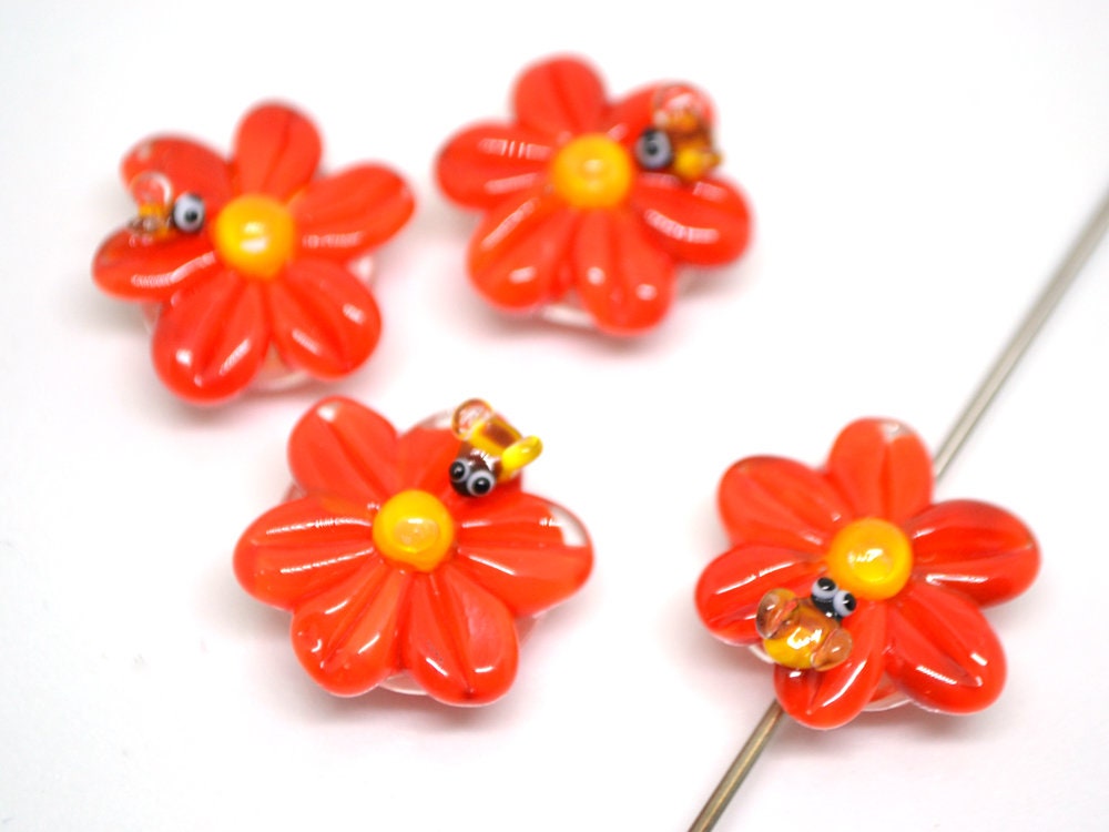 Lampwork Chamomile flower beads with bee, Red glass beads, Floral lampwork, Lentils beads, Summer glass beads, Artisan lampwork, red flower