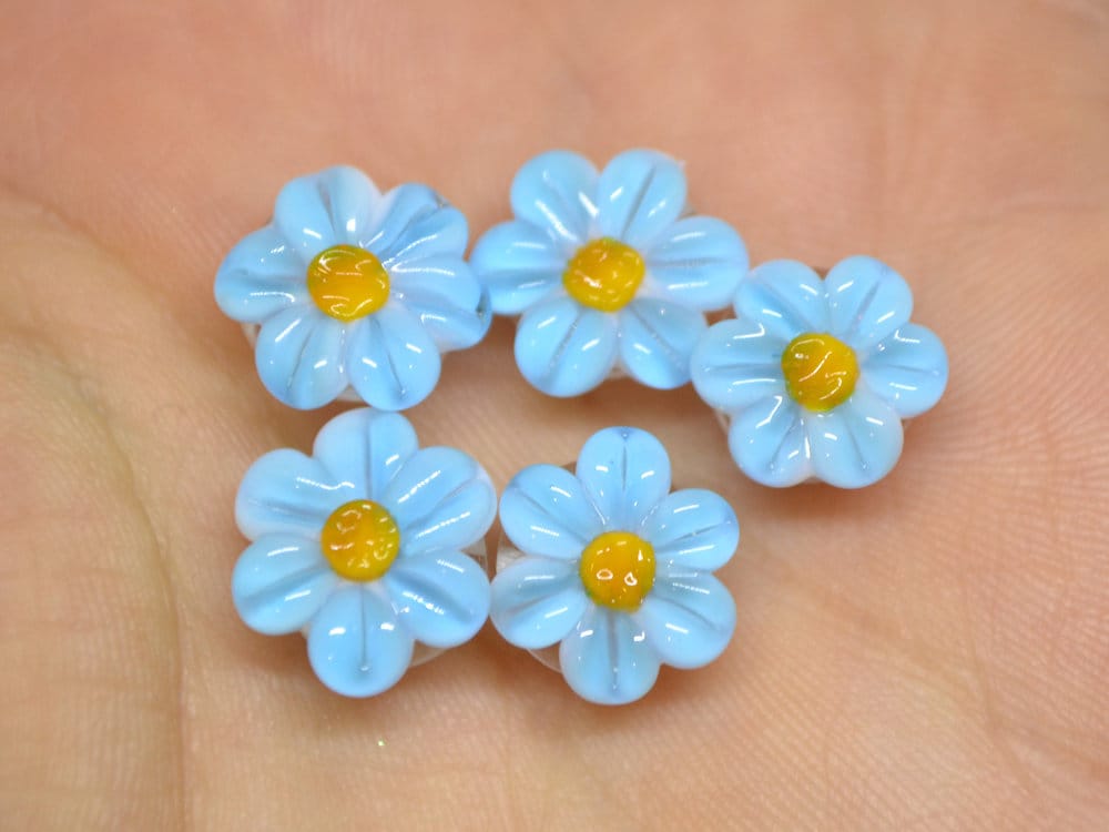 Sky blue Chamomile beads, Lampwork Chamomile flower bead, Aquamarine blue beads, Lentils beads, Blue flower bead, Baby blue, Field flower