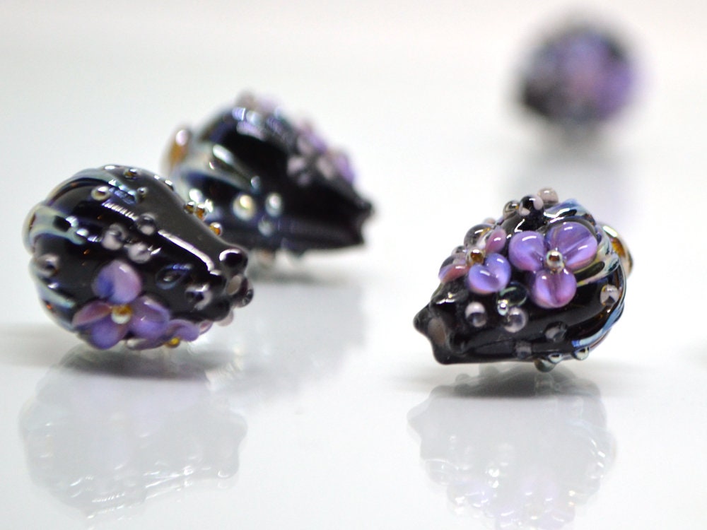 Purple black flower bouquet lampwork beads, Lampwork earrings DIY, SRA lampwork, Artisan lampwork, Designer beads, 17-21mm glass beads