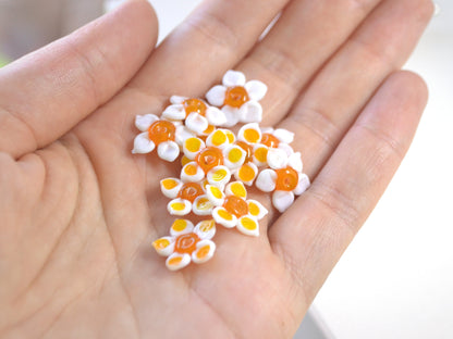 Bright white orange flower beads, 5 Petals floral lampwork, Field flower bead, Glass flowers, Meadow flowers, Flower necklace