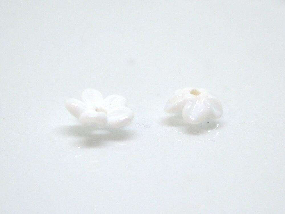 Mini flower beads, White opaque beads, Wedding flowers, Flower embellishment, Flower applique, tiny flowers