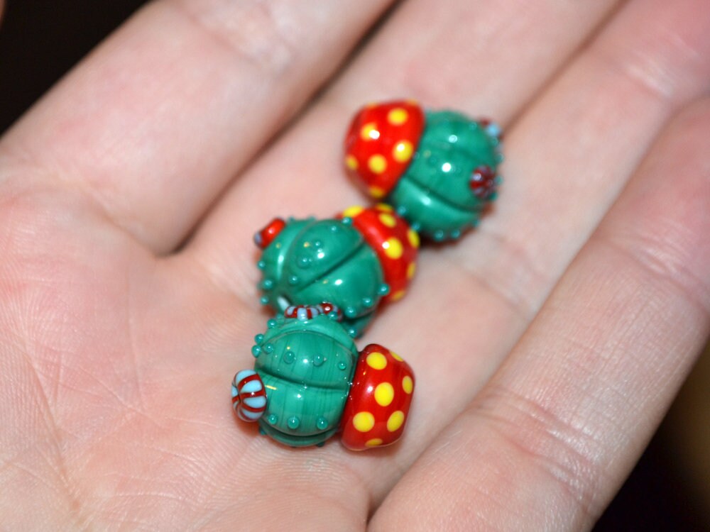 Lampwork red green cactus flower beads in red pot, Wilderness plants, Desert flower, Cactus flower pendant, Succulent beads,Artisan lampwork