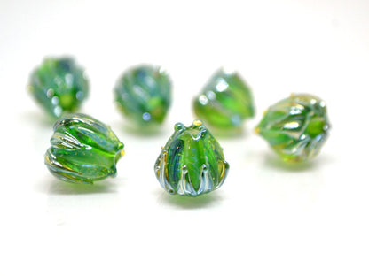 Green silver flower beads, Emerald green lampwork flower, 10mm flower beads, Glass flower, Floral lampwork, Artisan lampwork, transparent