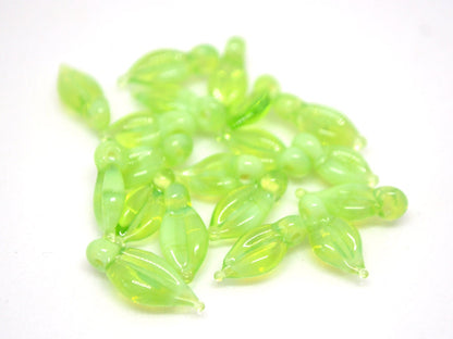 Peridote Green lampwork leaf beads, Glass leaves, Top drilled leaf beads, Lampwork leaf bead, Jewelry making, Leaf charm, Small Leaf beads