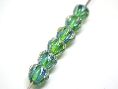 Green silver flower beads, Emerald green lampwork flower, 10mm flower beads, Glass flower, Floral lampwork, Artisan lampwork, transparent