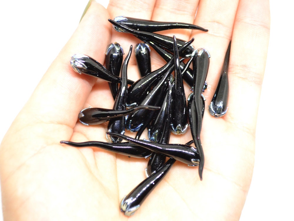 Black silver chili peppers, Lampwork chile beads, lampwork charms, Artisan lampwork, Farm lampwork, Vegetable beads, Lampwork vegetables