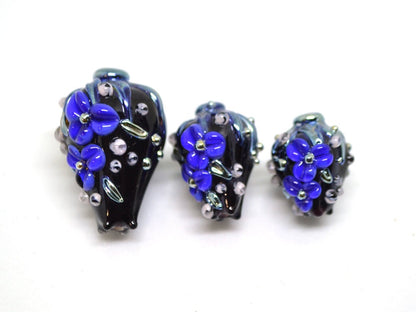 Black and Blue flower beads,  bouquet lampwork beads, Cobalt blue floral beads, Black blue silver beads, Beads for earrings,Artisan lampwork