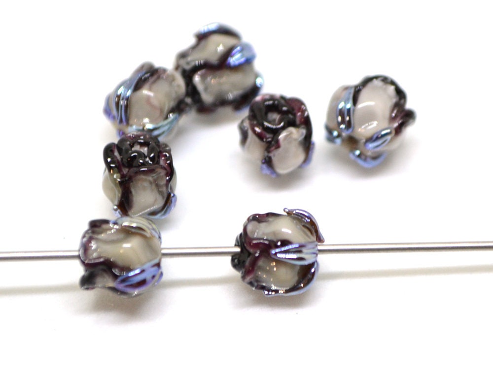 Gray Black 8mm rosebud beads, Black silver Rose glass beads, Floral lampwork, Dark glass beads, Art Lampwork, Jewellery beads