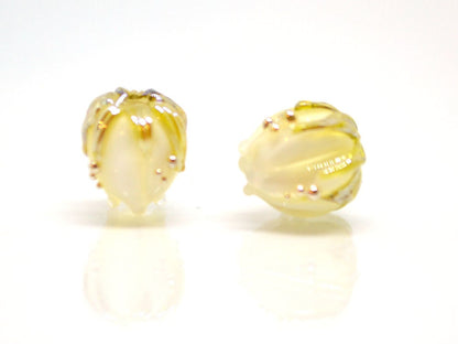 Handmade lampwork 10mm White flower glass beads with gold drops, Lampwork bead set, Small flower beads, Floral lampwork, Art glass bead milk