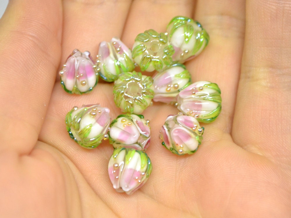 Pink milk glass beads, 10mm flower beads, Two tone beads, Floral theme beads, Floral lampwork, Artisan lampwork, bud green leaf, Jewelry