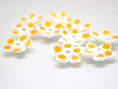 White yellow glass flower beads, Yellow floral lampwork, Glass blossom beads, Field flower bead, Meadow flowers, Artisan lampwork bead,