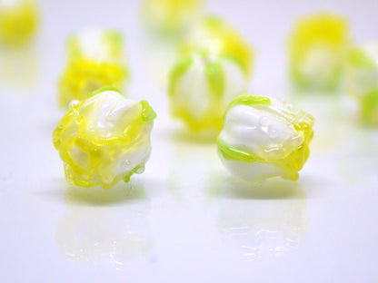 Yellow lampwork rosebud beads, Glass rose beads, White flower beads, Artisan lampwork, Floral Lampwork, Jewelry making, Glass flower jewelry