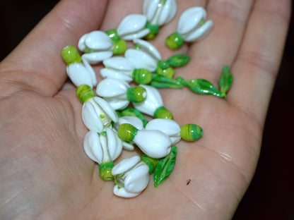 Lampwork snowdrop flower beads, White glass beads, Floral lampwork, Spring beads, Nature inspired,Artisan lampwork,white green, glass flower