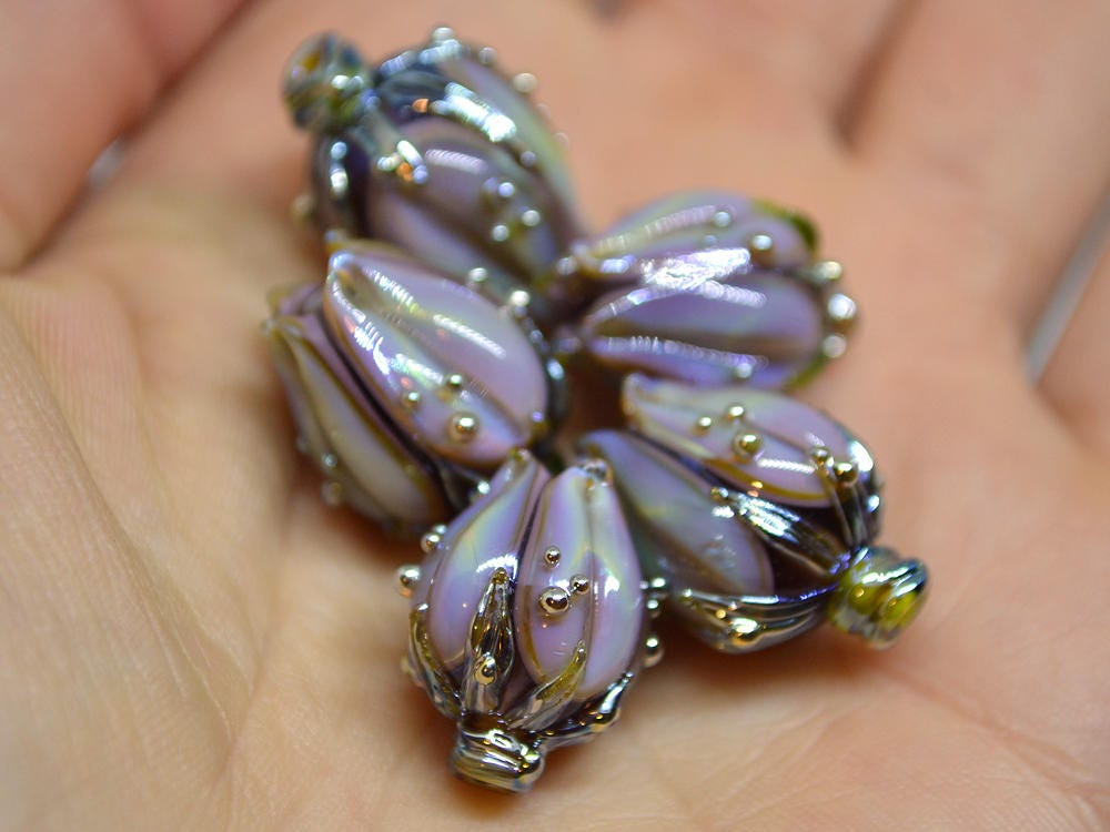 lavender glass flower handmade beads iridescent nothern light artisan lampwork flower beads for jewelry making glass beads purple glass bead