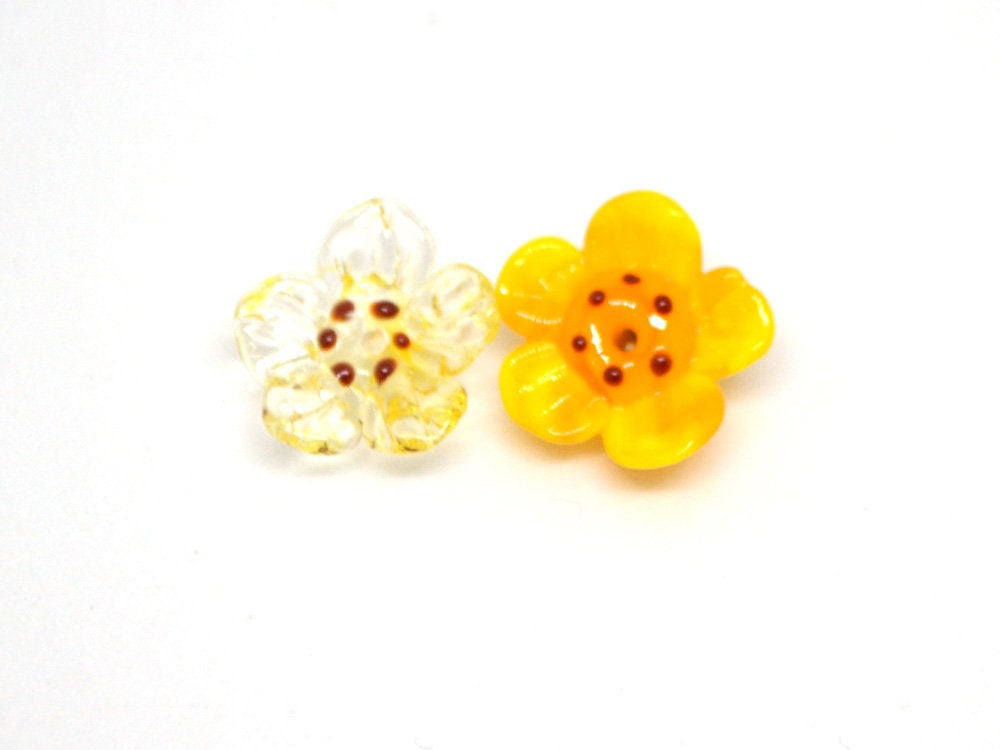 Yellow glass beads, Set of 12pcs, Honey yellow flower beads, Golden yellow beads, Topaz yellow beads, Floral lampwork, Artisan Lampwork bead
