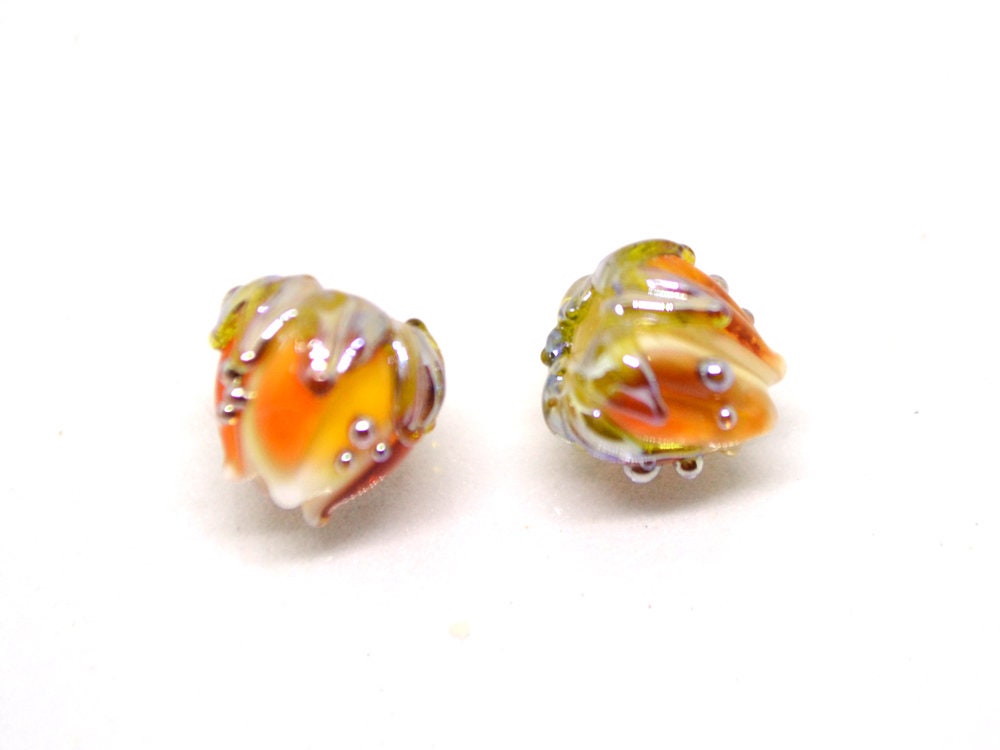 Tiny orange flower beads with gold leaves, Small glass beads, 7mm flower beads, beads for jewelry, Artisan lampwork