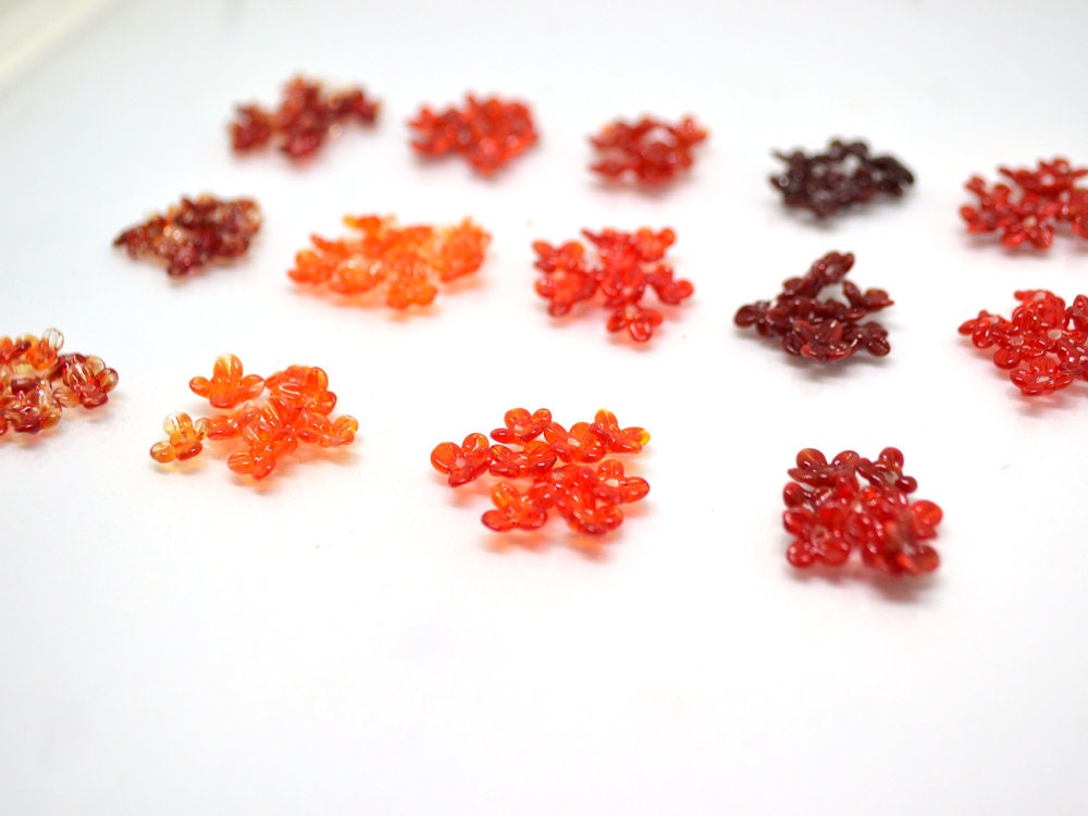 Red small flower beads, 14 shades of red flowers for headband, Red tiny flowers for tiara making, mini glass flower, transparent small beads
